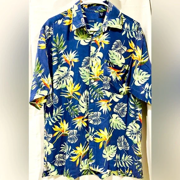 Men’s Izod Hawaiian Jungle Leaf All Over Print Short Sleeve Shirt - Picture 1 of 6